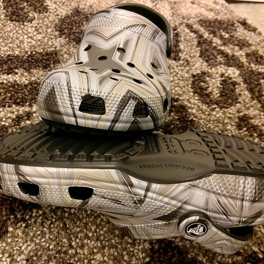 Raiders NFL COLORS silver&black 9 NEW crocs - Picture 11 of 11